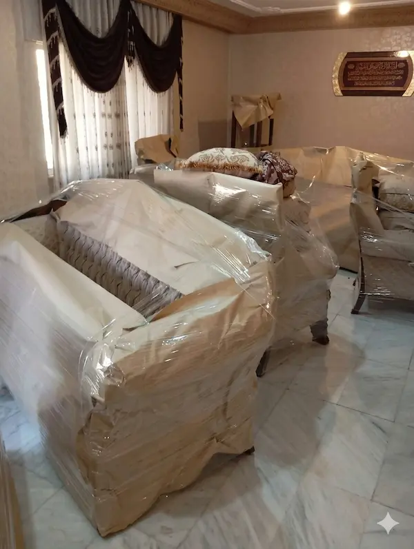 عملية ترحيل عفش وتنزيل دقيقة في أحد احياء عمان الغربية